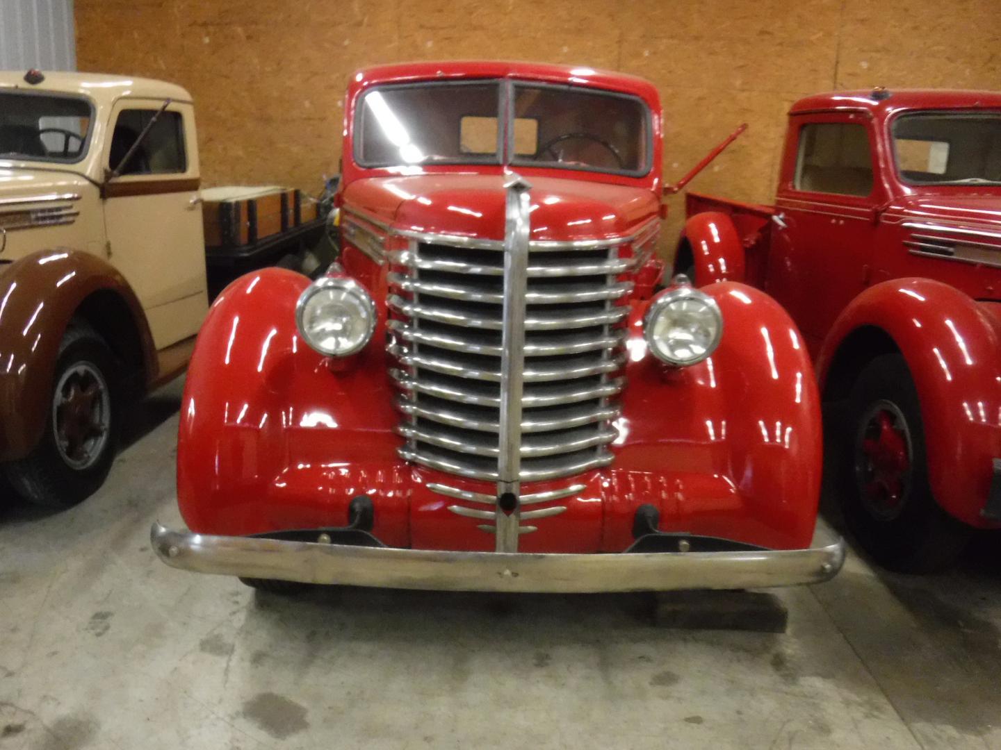 DIAMOND T PICK UP TRUCK  IN AUCTION YORK1713964984.jpg